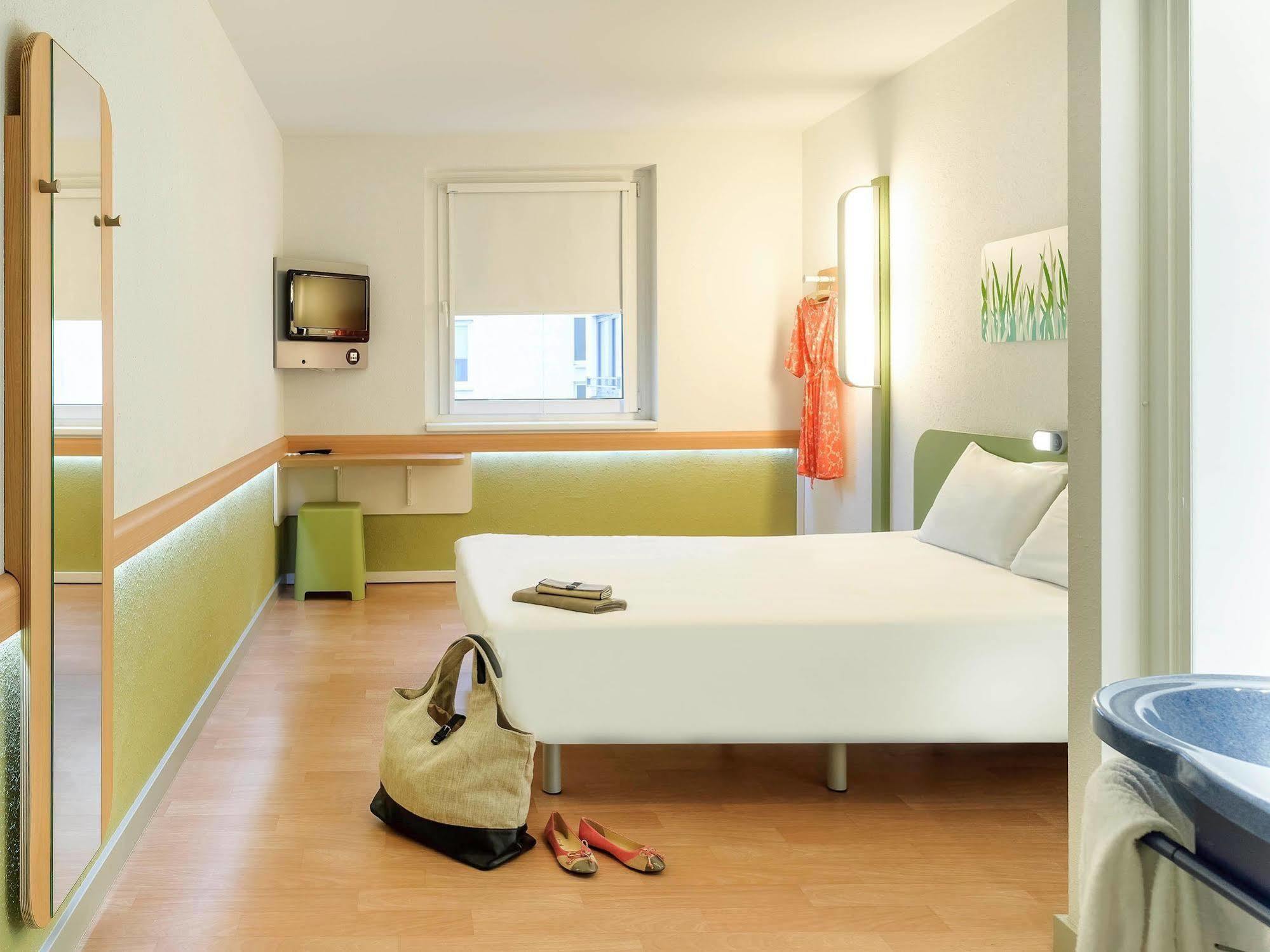 Ibis Budget Wien Sankt Marx Экстерьер фото